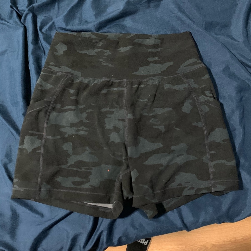 ALPHALETE surface path shorts (M)